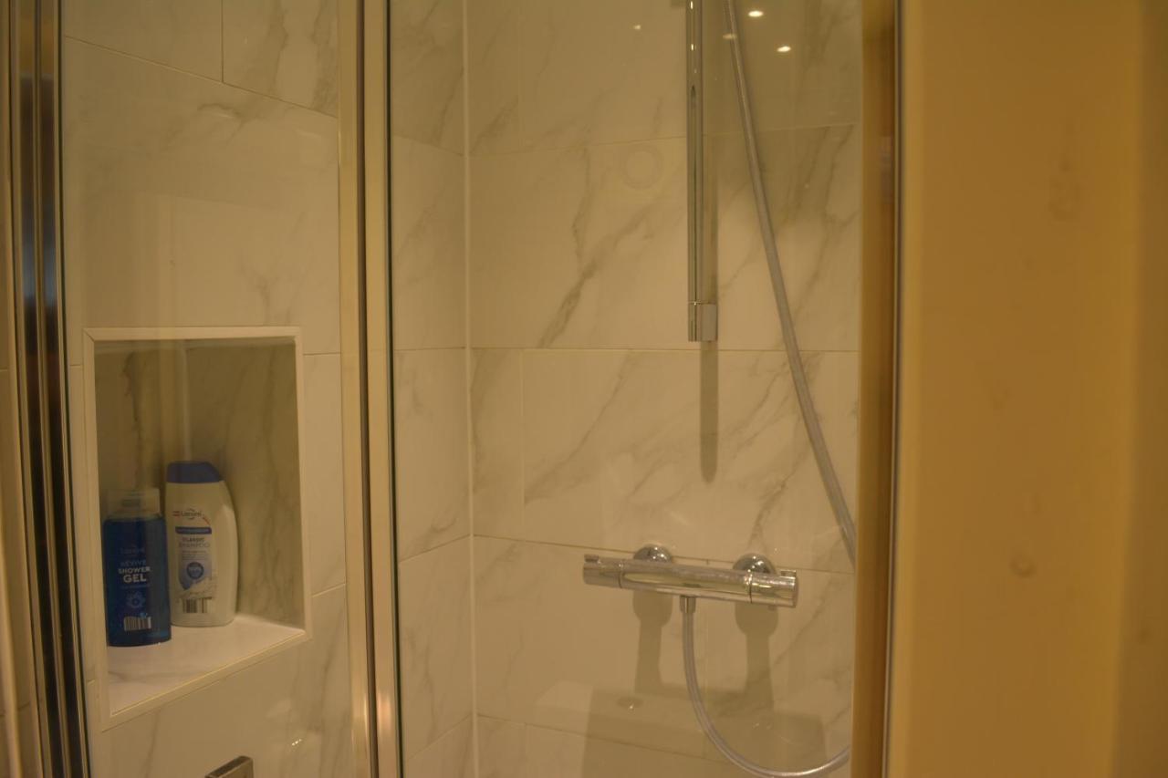Large Ensuite Room Oxford Bagian luar foto